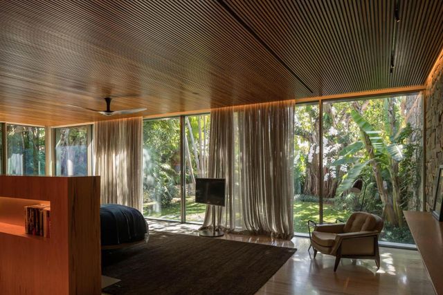 195 Via Marina, Palm Beach, FL 33480