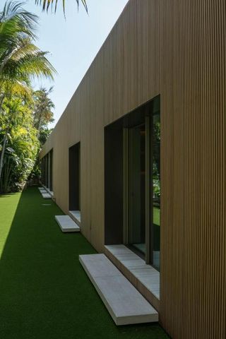 195 Via Marina, Palm Beach, FL 33480