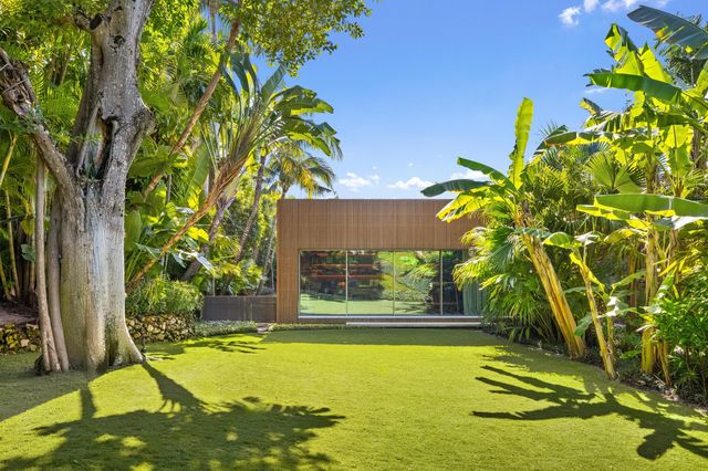 195 Via Marina, Palm Beach, FL 33480
