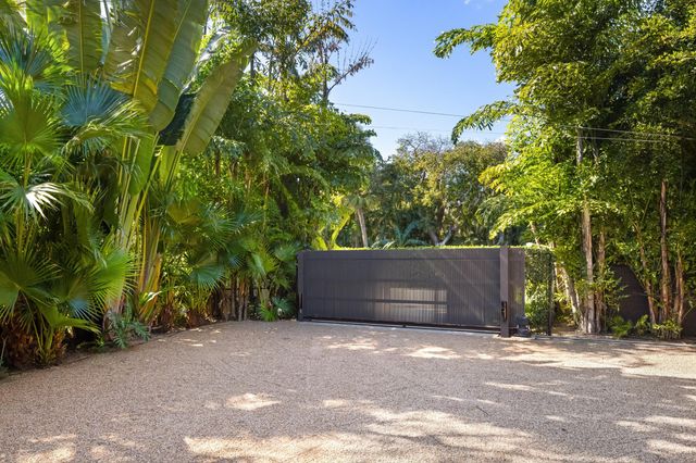 195 Via Marina, Palm Beach, FL 33480
