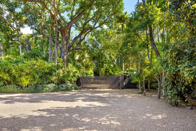 195 Via Marina, Palm Beach, FL 33480