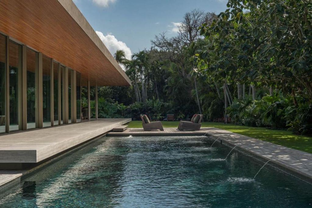 195 Via Marina, Palm Beach, FL 33480