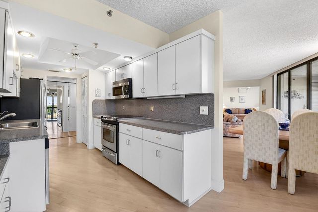 5279 Fountains Drive S 604, Lake Worth, FL 33467