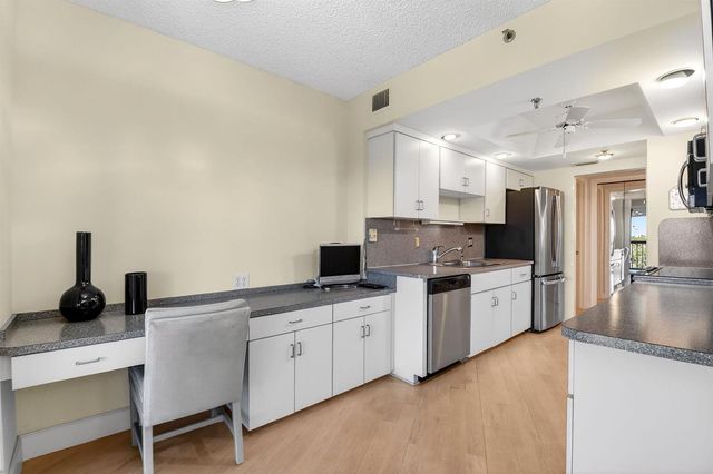 5279 Fountains Drive S 604, Lake Worth, FL 33467