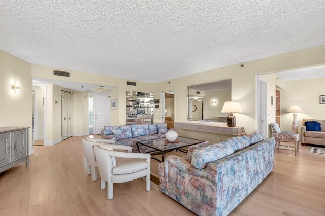 5279 Fountains Drive S 604, Lake Worth, FL 33467