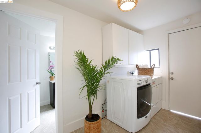 1068 82nd Avenue, Oakland, CA 94621