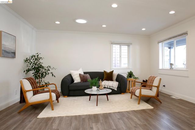 1068 82nd Avenue, Oakland, CA 94621