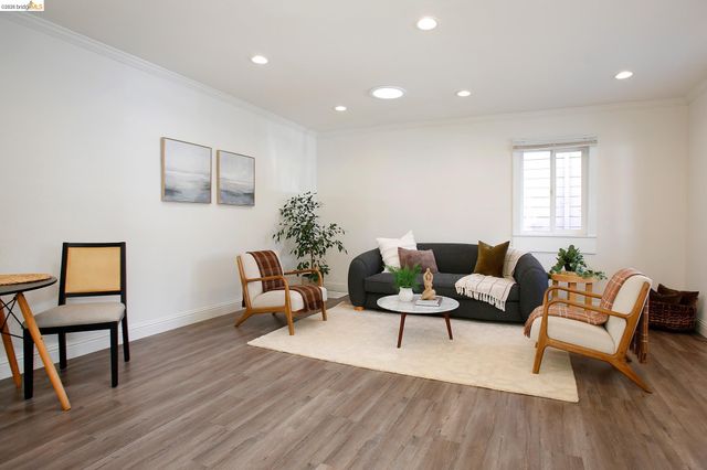 1068 82nd Avenue, Oakland, CA 94621