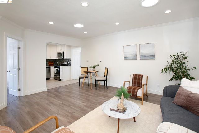 1068 82nd Avenue, Oakland, CA 94621