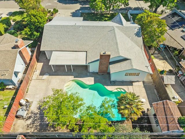 211 E Yorkshire Dr, Stockton, CA 95207