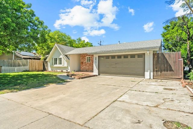 211 E Yorkshire Dr, Stockton, CA 95207