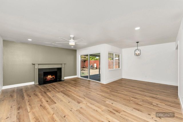 211 E Yorkshire Dr, Stockton, CA 95207