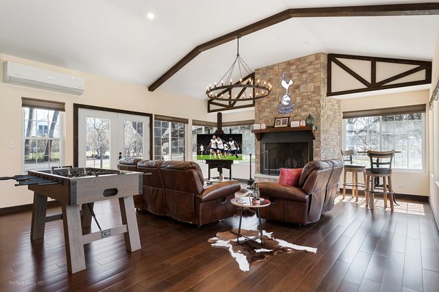 32W050 Cedar Lane, Wayne, IL 60184