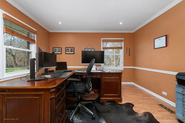 32W050 Cedar Lane, Wayne, IL 60184