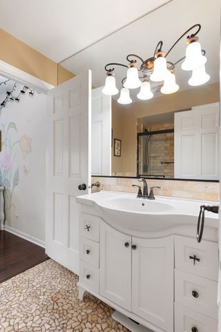 32W050 Cedar Lane, Wayne, IL 60184