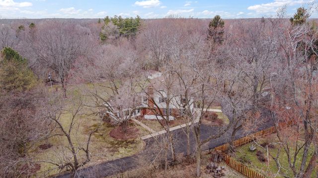 32W050 Cedar Lane, Wayne, IL 60184