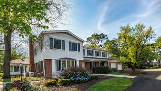 32W050 Cedar Lane, Wayne, IL 60184