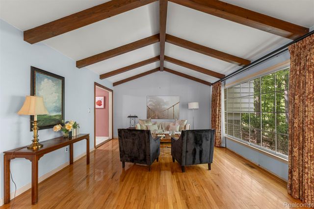 21257 Woodfarm Drive, Farmington Hills, MI 48167