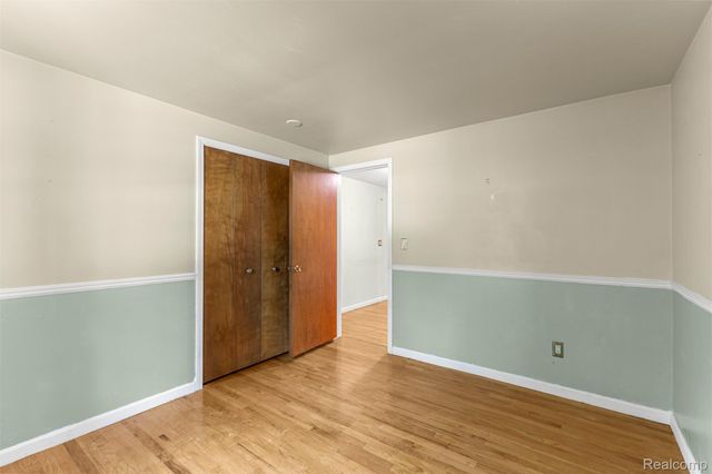 21257 Woodfarm Drive, Farmington Hills, MI 48167