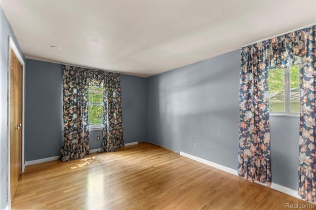 21257 Woodfarm Drive, Farmington Hills, MI 48167