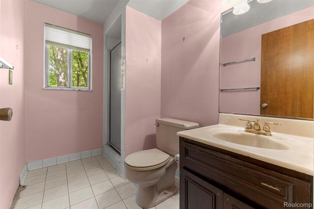 21257 Woodfarm Drive, Farmington Hills, MI 48167