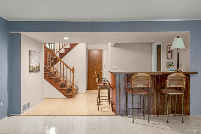 21257 Woodfarm Drive, Farmington Hills, MI 48167
