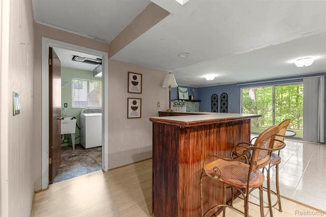 21257 Woodfarm Drive, Farmington Hills, MI 48167