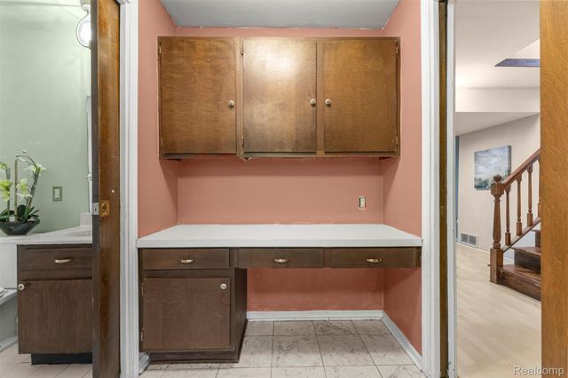 21257 Woodfarm Drive, Farmington Hills, MI 48167