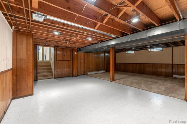 21257 Woodfarm Drive, Farmington Hills, MI 48167