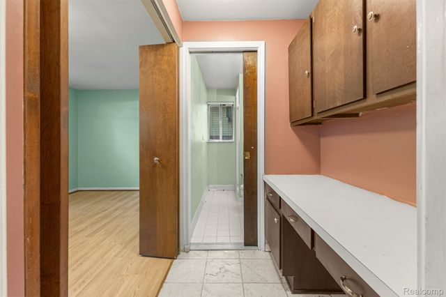 21257 Woodfarm Drive, Farmington Hills, MI 48167
