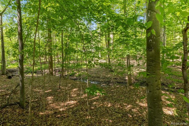 21257 Woodfarm Drive, Farmington Hills, MI 48167