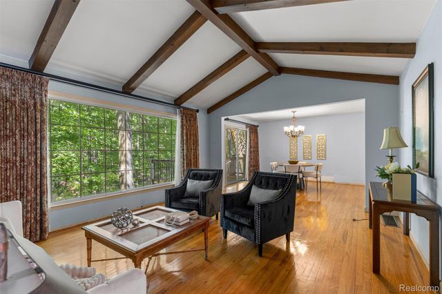21257 Woodfarm Drive, Farmington Hills, MI 48167
