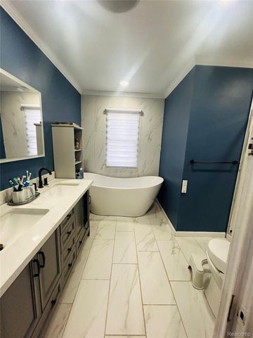 8186 Lenore Street, Dearborn Heights, MI 48127