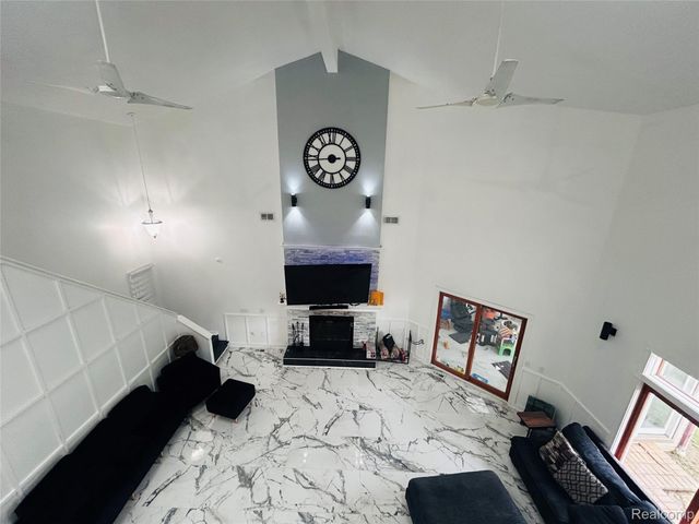 8186 Lenore Street, Dearborn Heights, MI 48127