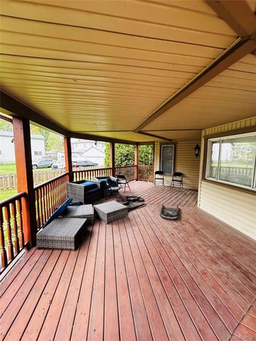 8186 Lenore Street, Dearborn Heights, MI 48127