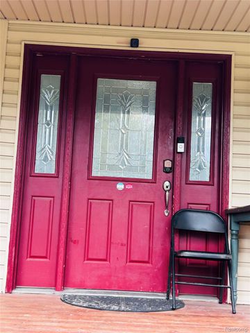 8186 Lenore Street, Dearborn Heights, MI 48127