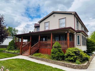 8186 Lenore Street, Dearborn Heights, MI 48127