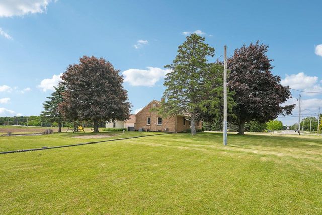 5930 W County Line ROAD, Mequon, WI 53092