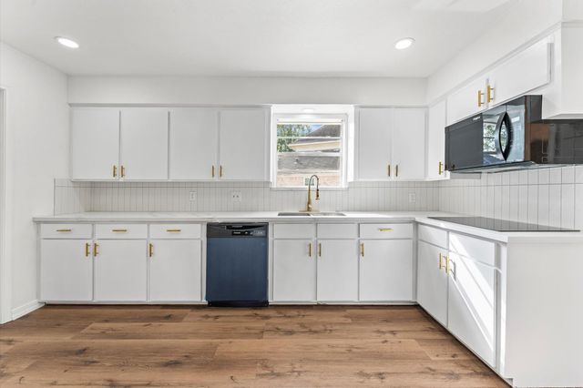 1123 Suwanee Lane, Houston, TX 77090