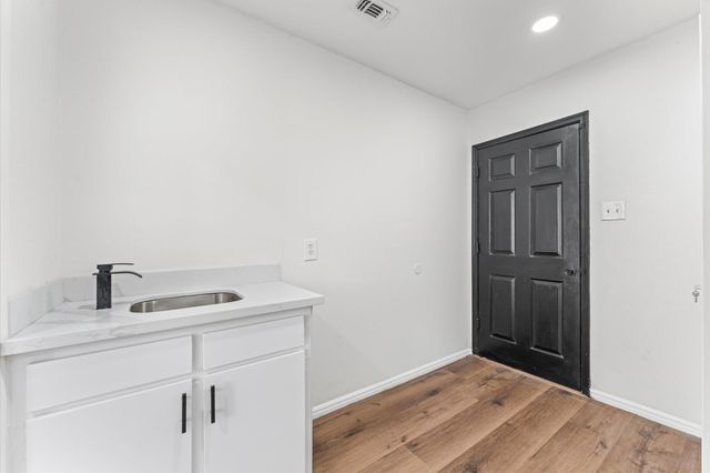 1123 Suwanee Lane, Houston, TX 77090