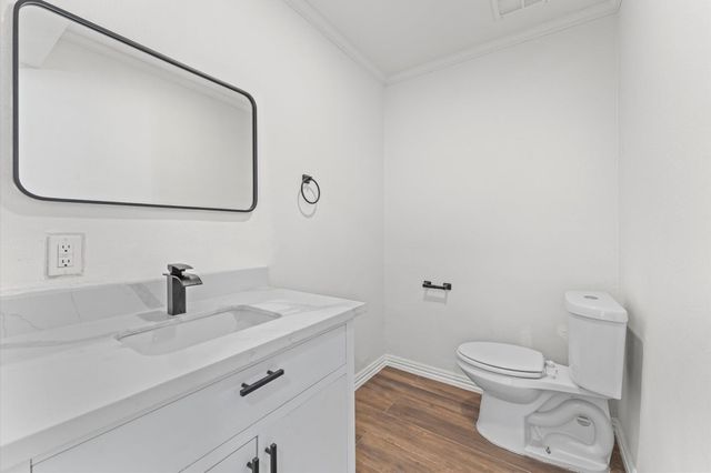 1123 Suwanee Lane, Houston, TX 77090