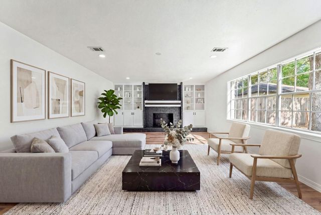 1123 Suwanee Lane, Houston, TX 77090