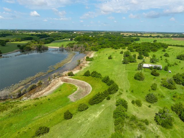 318 Cold Springs Road, Van Alstyne, TX 75495