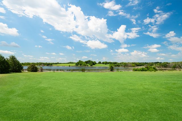 318 Cold Springs Road, Van Alstyne, TX 75495