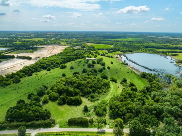 318 Cold Springs Road, Van Alstyne, TX 75495