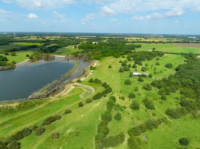 318 Cold Springs Road, Van Alstyne, TX 75495