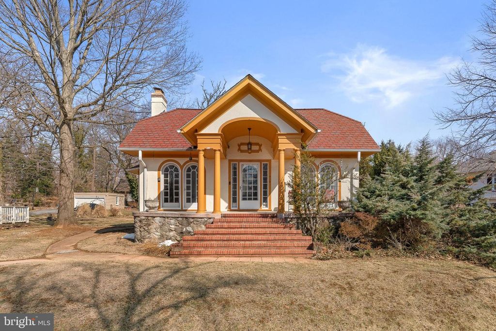 Image 1 of property listing at 513 STAMFORD RD, Baltimore, MD 21229