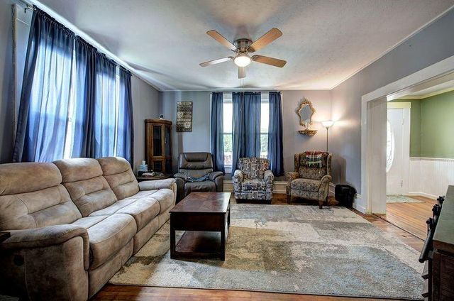 36 Shaw Street, Kingston, GA 30145