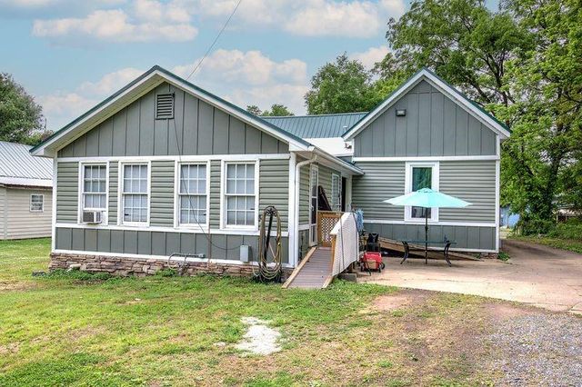 36 Shaw Street, Kingston, GA 30145