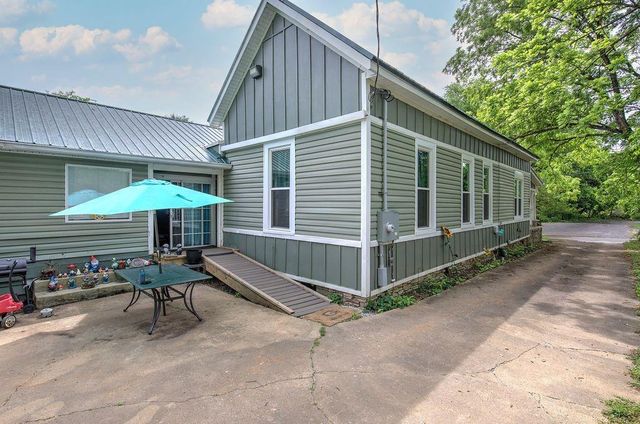 36 Shaw Street, Kingston, GA 30145
